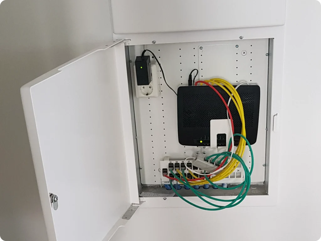 Business IT Support implementerar Proxmox Virtual Environment för att hantera virtuella maskiner och containrar med hög tillgänglighet och säker klusterdrift för svenska företag.