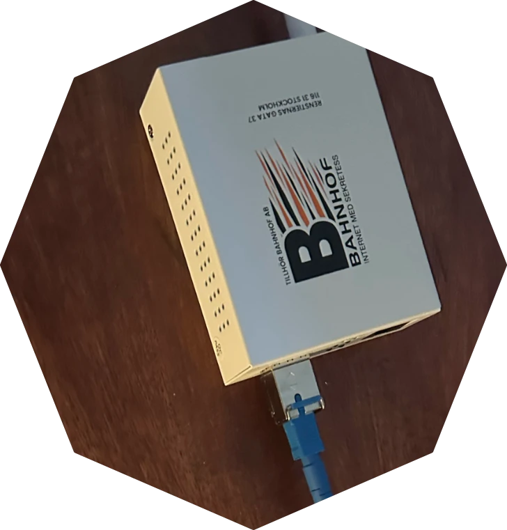Business IT Support säkerställer optimal Wi-Fi täckning och nätverkssäkerhet genom installation av moderna Mesh-system med Backhaul via fiberoptik och CAT7 för företag i hela Sverige
